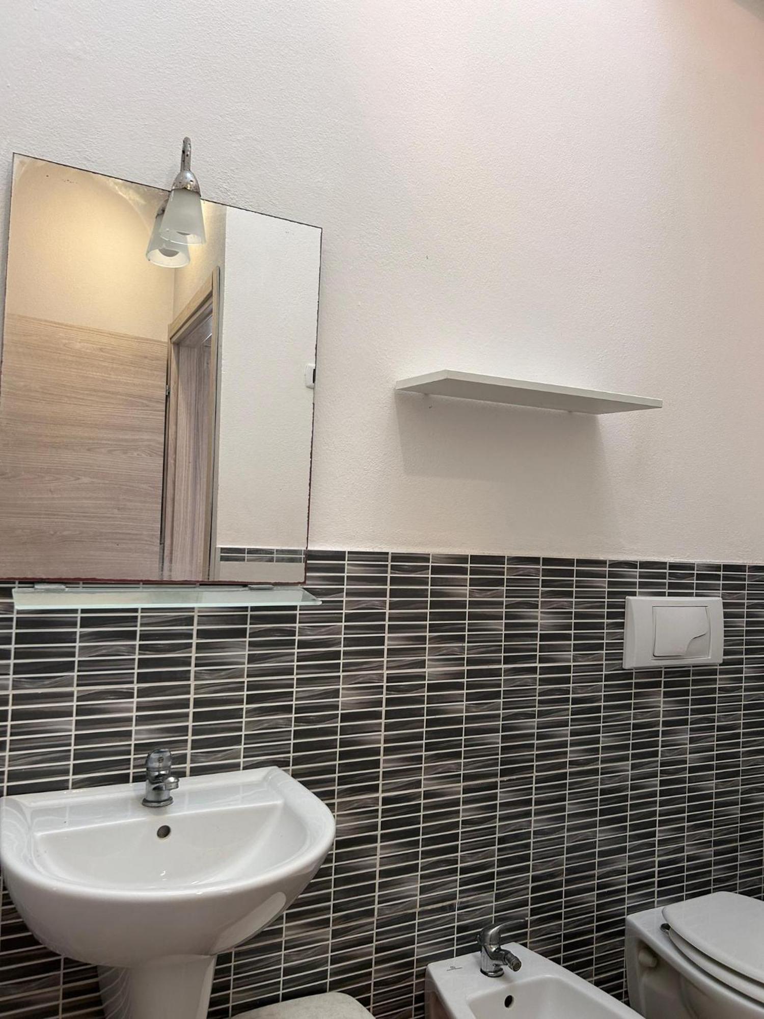 Appartamento Con Terrazzo Privato E Netflix Cagliari Ngoại thất bức ảnh